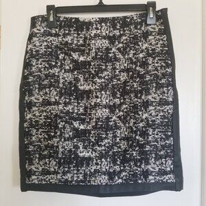 Ann Taylor Black and White Tweed  Pencil Skirt w/ Faux Leather  size 6  NWT